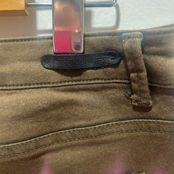 ZARA BASIC Z1975 denim size 8, army green, frayed hem, zipper and button front - Picture 6 of 9